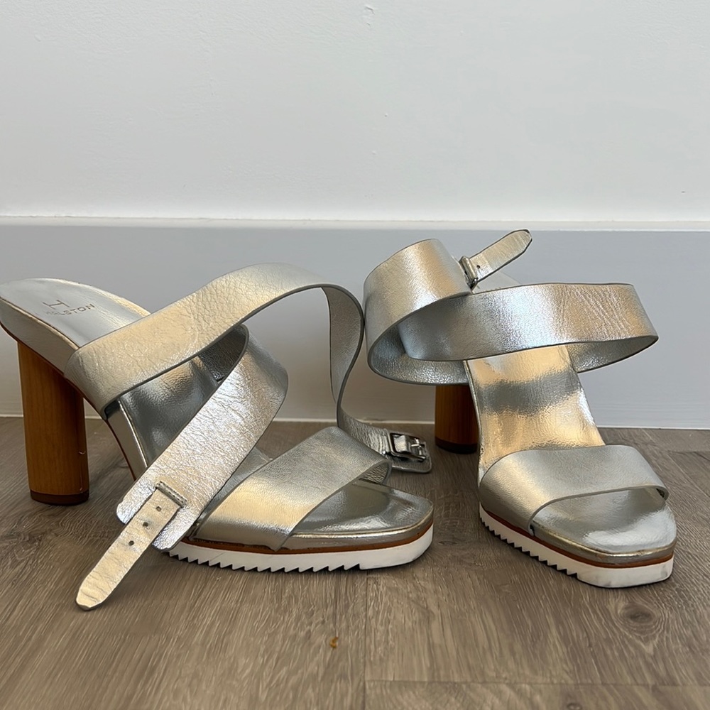 Halston Nala Silver Leather Heel Sz 8